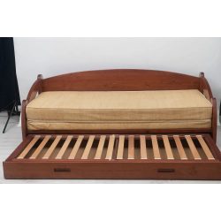 Ágyazható kanapé ágyneműtartóval