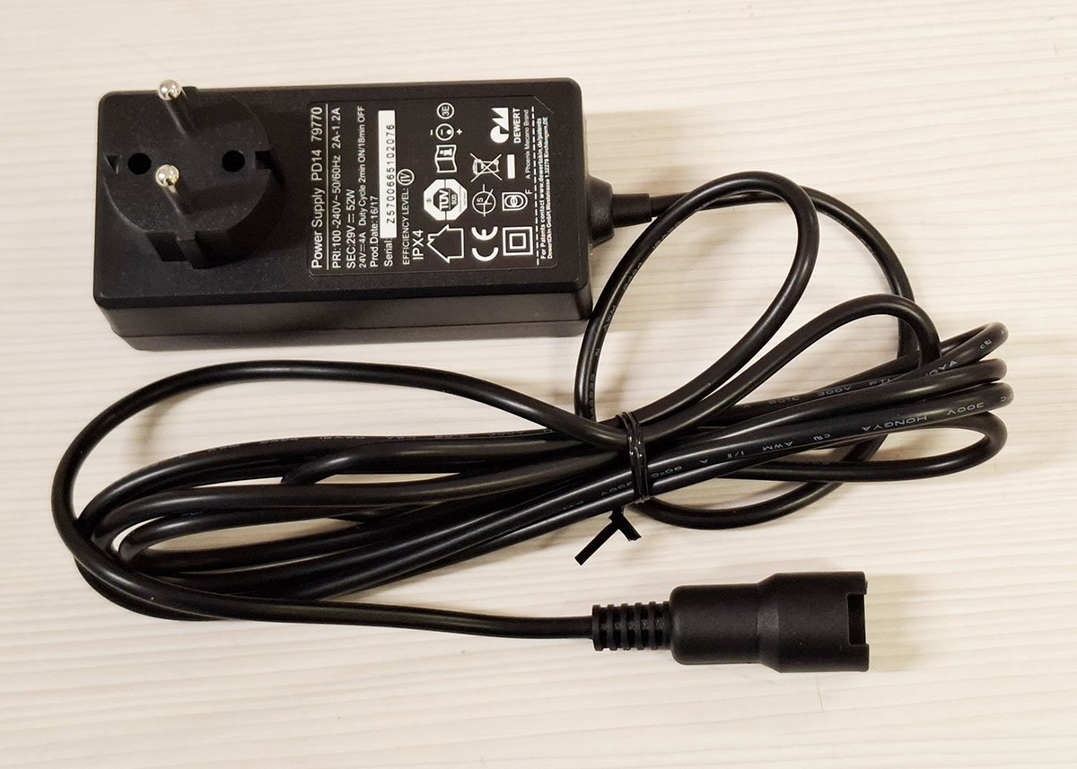 Fotel akkumulátor töltő