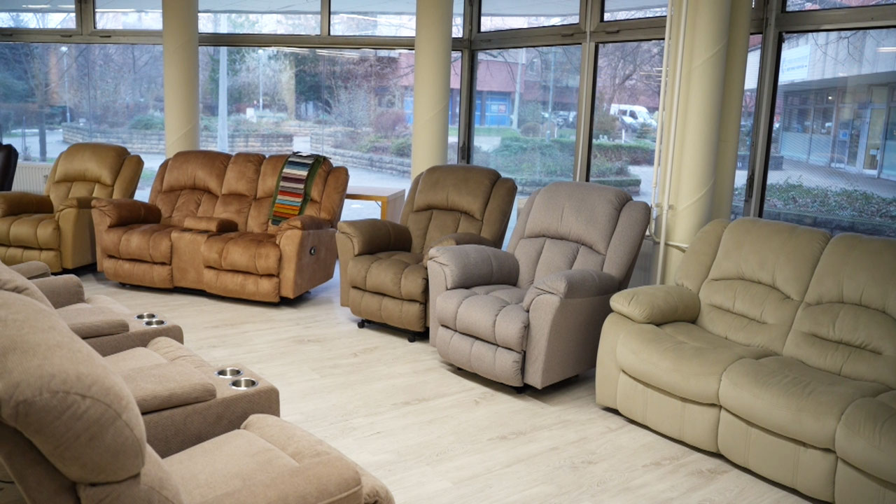 Fotelek a Bemutatóteremben