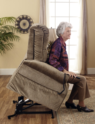 A felállást segítő fotelek az idősebb emberek kedvencei